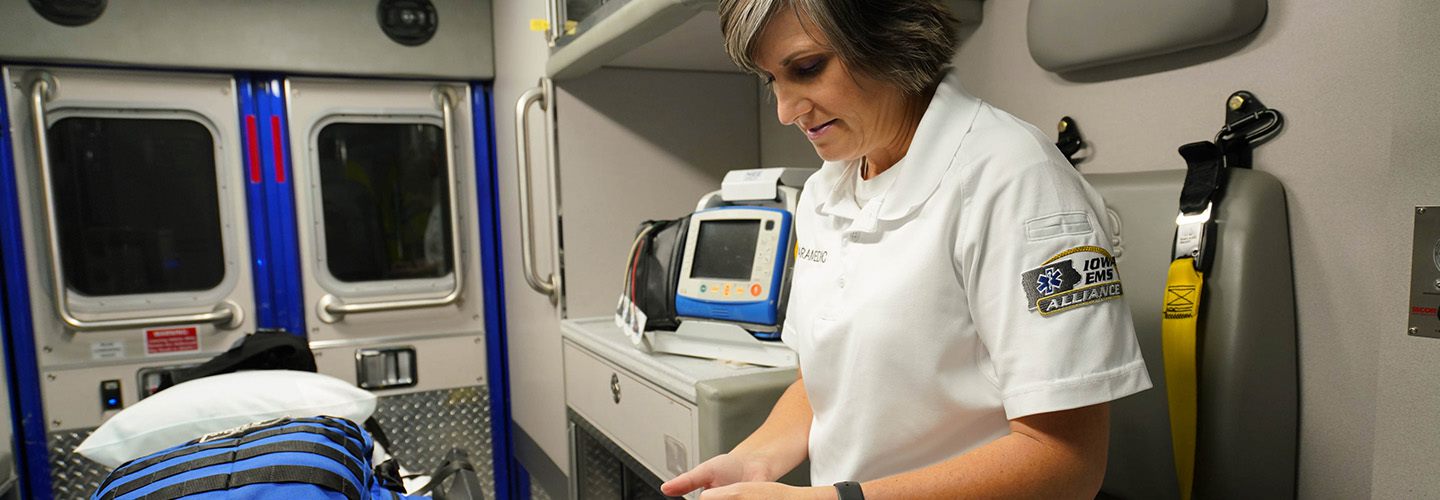 A West DesMoines paramedic uses a FirstNer sm